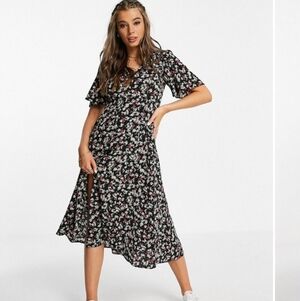 ASOS DESIGN Floral button through tie back midi Dress . Size 2